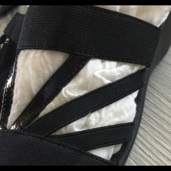 New Women’s Sandals - Picture 4 of 6